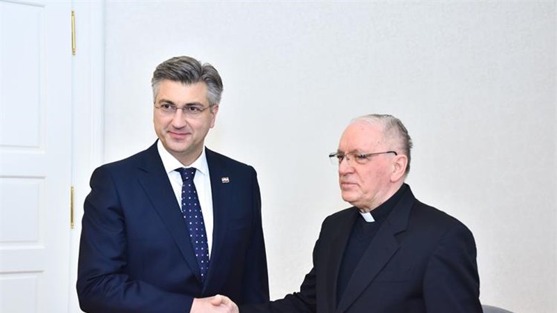 Plenković i požeški biskup mons. dr. Škvorčević o nastavku kvalitetne suradnje Vlade RH i Katoličke Crkve